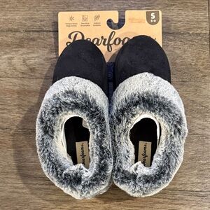 Dearfoams Black Slippers with Gray Fur